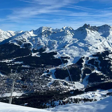 Renovated 6-8 Pers Luxury In Centre 85m2 3br 3ba With Mountain View And Boots Heater ! Meribel
