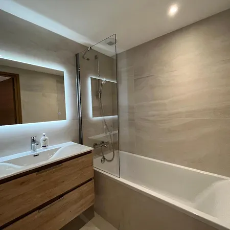 Apartment Renovated 6-8 Pers Luxury In Centre 85m2 3br 3ba With Mountain View And Boots Heater !