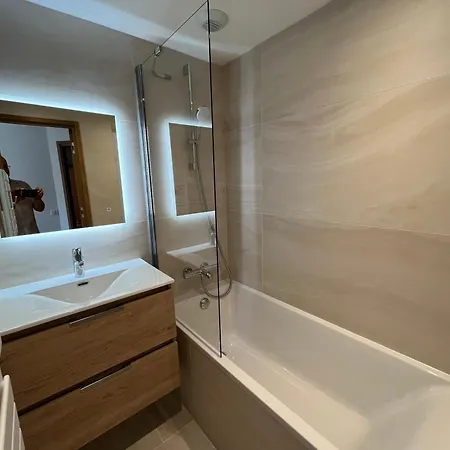 Renovated 6-8 Pers Luxury In Centre 85m2 3br 3ba With Mountain View And Boots Heater !